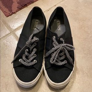 Chaps sneakers